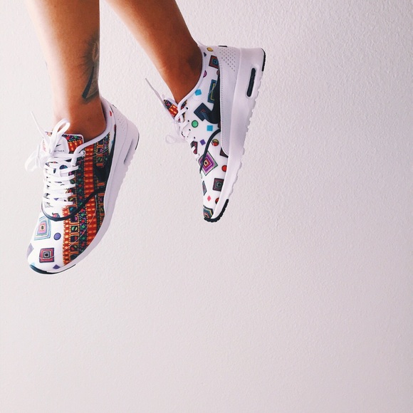 Rare Nike Thea’s - Picture 2 of 2